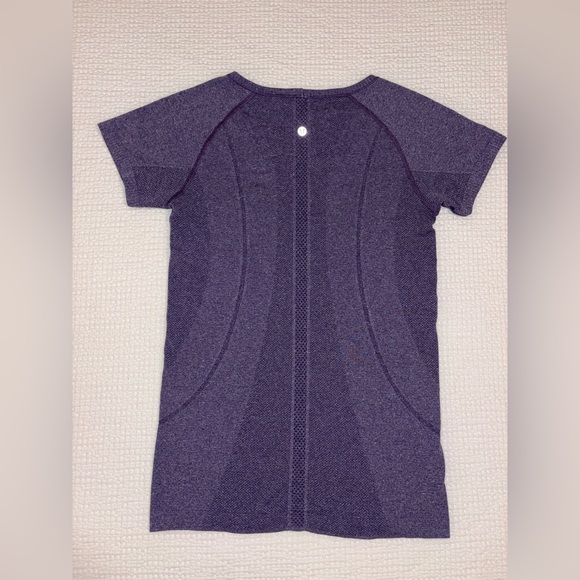 Lululemon Run Swiftly Tech V Neck Shirt in Concord Grape Purple - Size 8 - Picture 13 of 16